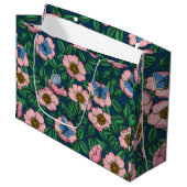 Rose und Schmetterlinge Große Geschenktüte (Vorderseite Schrägansicht)