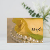 Rose und weiße Perlen Hochzeitskarte RSVP Karte (Stehend Vorderseite)