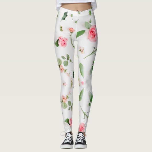Rose und Zinnie Blumenmuster im weißen Hintergrund Leggings (Vorderseite)