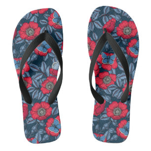 Rose von Hunden und Schmetterlinge in blau und rot Badesandalen