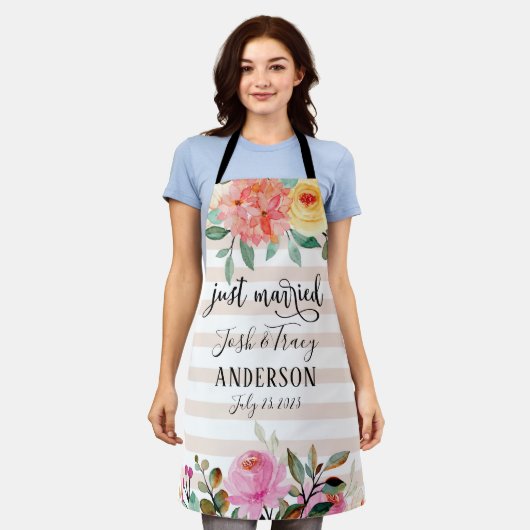 Rose von Peony Just Married Ankündigung Schürze (Getragen)