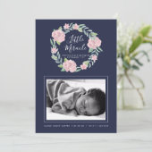 Rose Wreath Little Miracle Foto Birth Ankündigung (Stehend Vorderseite)
