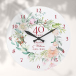 Rose zum 40. Geburtstag der Ruby Große Wanduhr<br><div class="desc">Die elegante Botanische Jubiläumsuhr mit einer zarten Aquarellblütengarage personalisiert sich mit Ihrem besonderen Set zum Ruby-Jubiläum in eleganter Typografie. Entwickelt von Thisisnotme©</div>