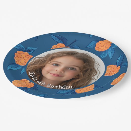 Roseberry Custom Foto und Name Paper Plate Pappteller (Schrägansicht)