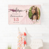 Rosen Gold Floral Quinceñera Geburtstag Begrüßungs Banner (Insitu)