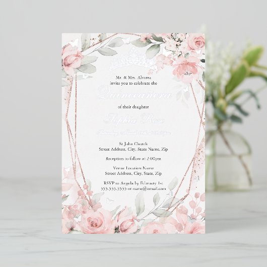 Rosen Gold Pink Floral Butterfly Quinceanera Folieneinladung (Stehend vorne)