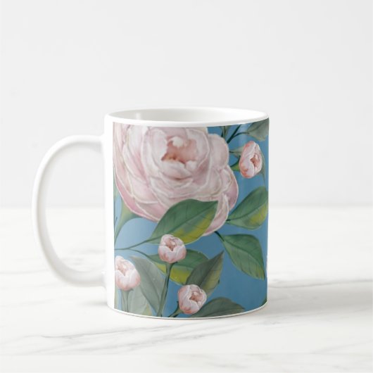 Rosen mit blauen Navy-Hintergrund in blassrosa Ros Kaffeetasse (Links)