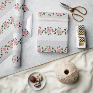 Rosen und Hochzeitsränder in Rosa Geschenkpapier