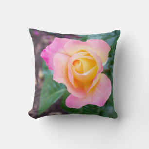 Rosenknospe Glow Kissen
