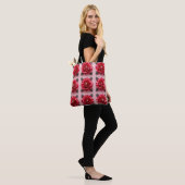 Rosenmuster Tasche (Am Model)