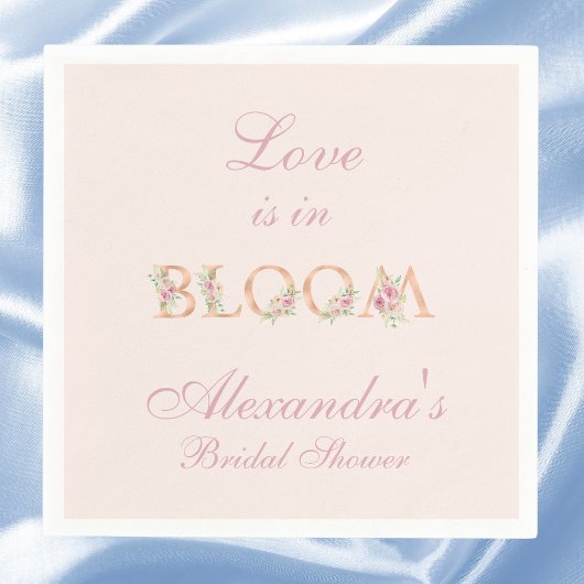 Rosenrosen-Liebe ist im Brautparty Blüten Serviette