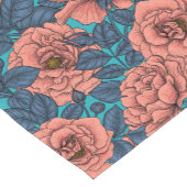 Rosenrosen mit blauen Blätter auf blau Kurzer Tischläufer (Ecke)