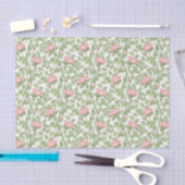 Rosenrot auf weiß seidenpapier (Handwerk)