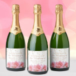 Rosensteine auf der Glitzy White Sparkling Weinkel Schaumweinetikett<br><div class="desc">Das elegante Spirituosen-Flaschenetikett besticht durch drei prächtige Rosen auf einem Imitat mit weißem Hintergrund. Ideal für Hochzeiten,  Proben oder andere formelle Toastings mit leicht bearbeitbarem Text.</div>