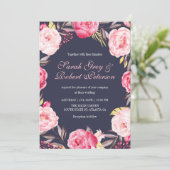 Rosenstreifen und blumengeschmückte Hochzeitsfeier Einladung (Stehend Vorderseite)