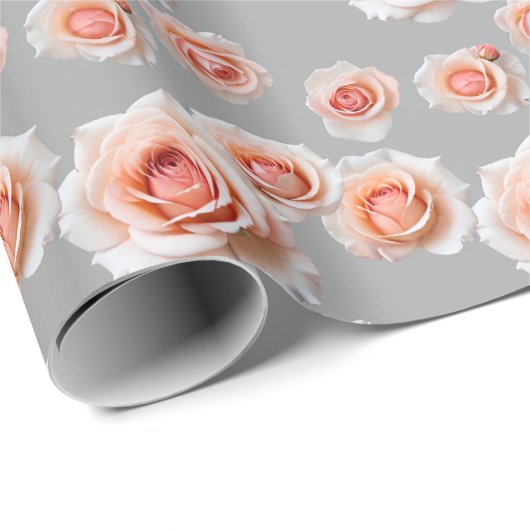 Roses In Shades Of Peach And Coral Scattered Geschenkpapier (Rolleneckpunkt)