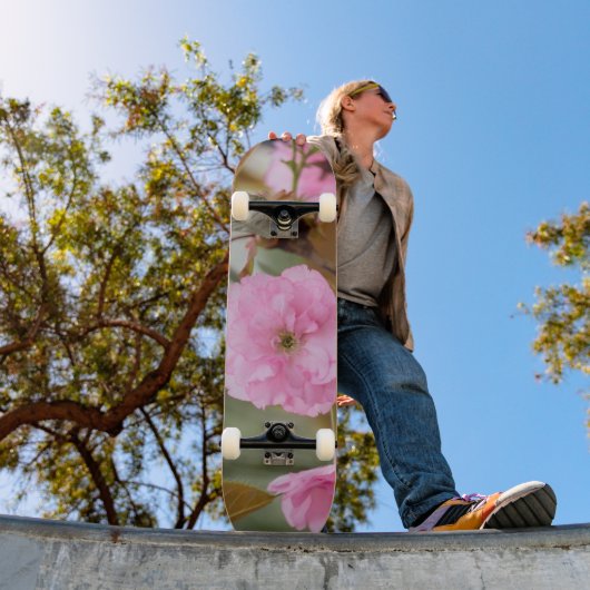 Rosey Pink  Skateboard (Außenbereich 1)
