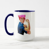 Rosie the Riveter hält Trump zurück Tasse (Links)