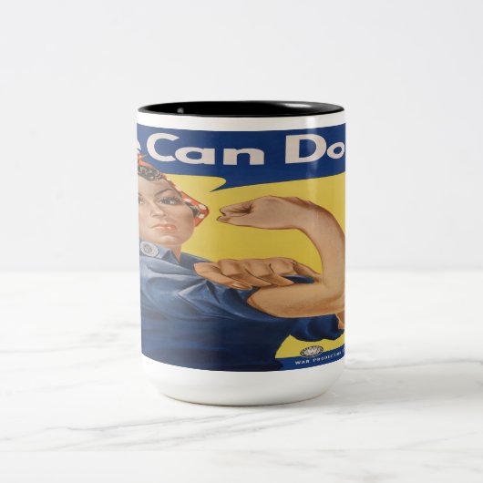 Rosie the Riveter Zweifarbige Tasse (Mittel)