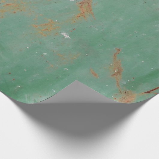 Rostgrüne, verwitterte Metallstruktur in städtisch Geschenkpapier (Ecke)