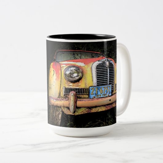 Rostige alte klassische Auto-Tasse Zweifarbige Tasse (VorderseiteRechts)