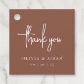 Rostrot | Moderne handgeschriebene SkriptWedding V Geschenkanhänger (Vorderseite)