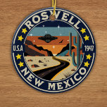 Roswell New Mexico Retro UFO Terrain Keramik Ornament<br><div class="desc">Diseño para todos los fanaticos del fenomeno ovni y de los lugares magicos donde ha ocurrido este tipo de fenomenos! . Roswell es popularmente conocido por el incidente ovni de Roswell de 1947. La investigación y recuperación de los desechos fue manejada por el Ejército de Aire de Campo Roswell. Este...</div>