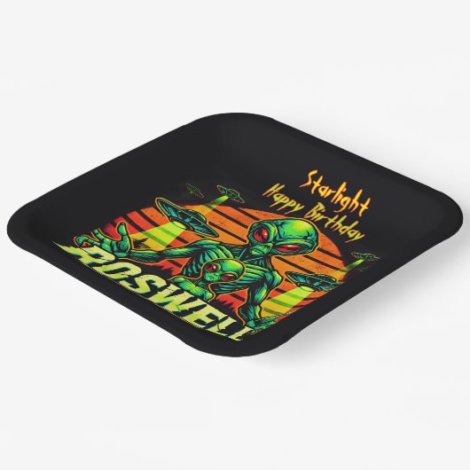 Roswell's Cosmic Getaway erwartet Sie! Pappteller (Gewinkelt)