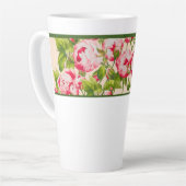 Rosy Abundance auf einer großen Latte-Tasse (B) Milchtasse (Linke Ecke)