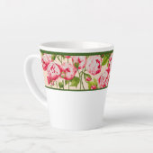 Rosy Abundance auf einer kleinen Latte-Tasse (B) Milchtasse (Linke Ecke)
