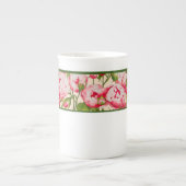 Rosy Abundance auf einer Knochen-China-Tasse (B) Porzellantasse (Vorderseite)