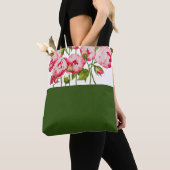 Rosy Abundance auf einer Tasche (Von Nahem)