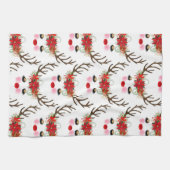 Rosy Cheeks Gold Eyes Floral Reindeer Holiday Handtuch (Horizontal)