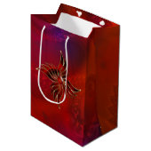 Rot als Flammengeschenktasche Mittlere Geschenktüte (Vorderseite Schrägansicht)