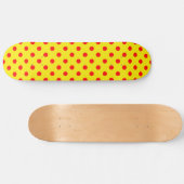 Rot auf gelben Punkten Musterdesign Skateboard (Horizontal)