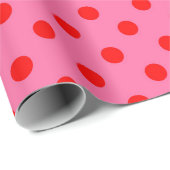 Rot auf rosa Polka Dots Design Geschenkpapier (Rolleneckpunkt)