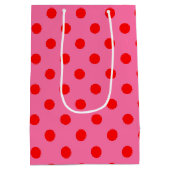 Rot auf rosa Polka Dots Design Mittlere Geschenktüte (Rückseite)