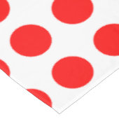 Rot auf weißen, großen horizontalen Polka-Punkten Tischdecke (Schrägansicht)