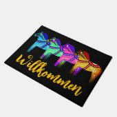 Rot/blau/rosa/grün Nordisches Folklopferd Dala Fußmatte (Schrägansicht)