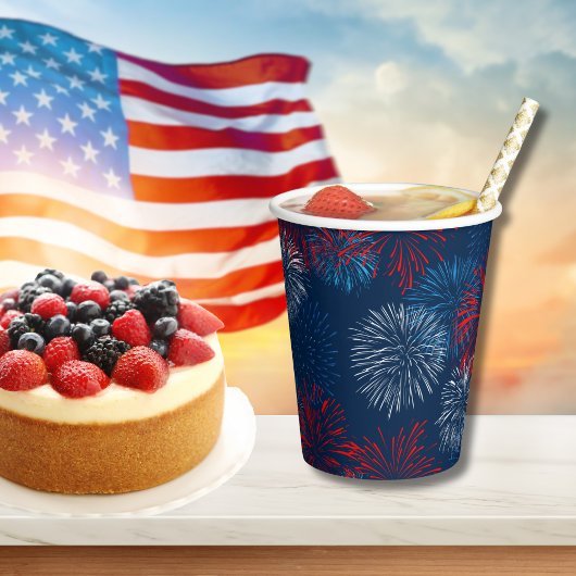 Rot-Blau- und Weißfeuerwerk Pappbecher