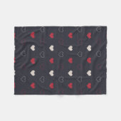 Rot & dunkles Herz Nahtloses Muster Cute Minimal Fleecedecke (Vorderseite (Horizontal))