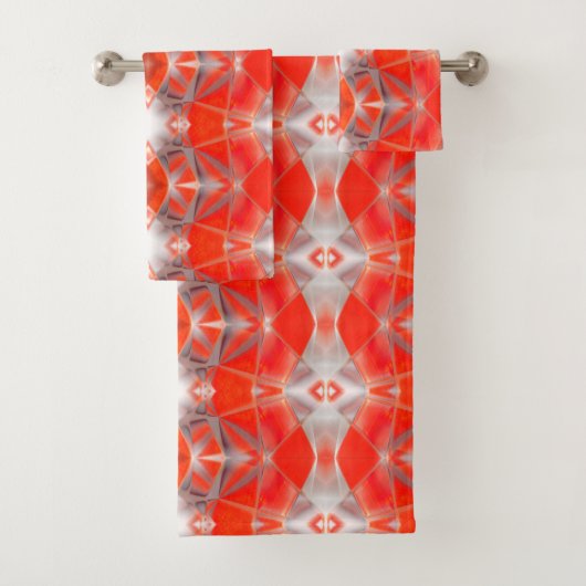 Rot gebogene Formen ramponieren über weißes Grau Badhandtuch Set (Insitu)