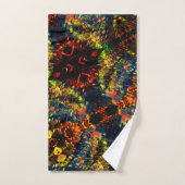 Rot-Gelb-Grün auf dunklem, Flower-Shredded-Papier? Badhandtuch Set (Handtuch)