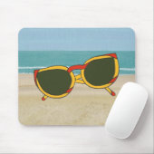 Rot-gelbe Sonnenbrille auf Beach Mousepad (Mit Mouse)