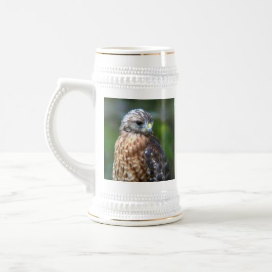 Rot-Geschulterter Falke Bierglas (Links)