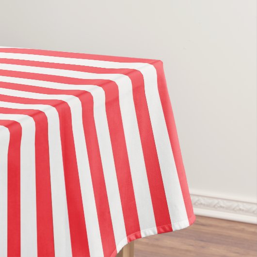 Rot gestreift tischdecke (Beispiel)