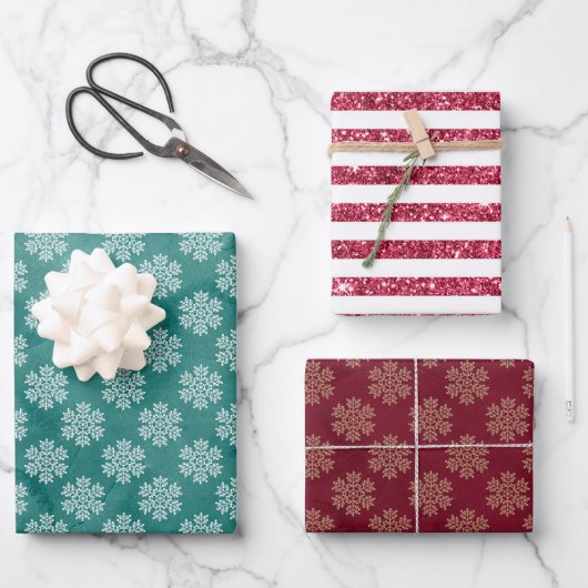 ROT & GRÜNE MIT WEISSEN FERIENSCHNEEBERN GESCHENKPAPIER SET (Vorderseite)