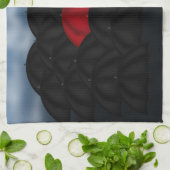 Rot in einem Schwarzen Meer von Umbrellas Handtuch (Gefaltet)