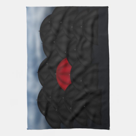 Rot in einem Schwarzen Meer von Umbrellas Handtuch (Vertikal)