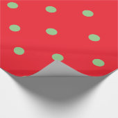 Rot mit Green Polka Dot Modernes Weihnachtsmuster Geschenkpapier (Ecke)